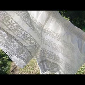 White cotton embroidered shorts M